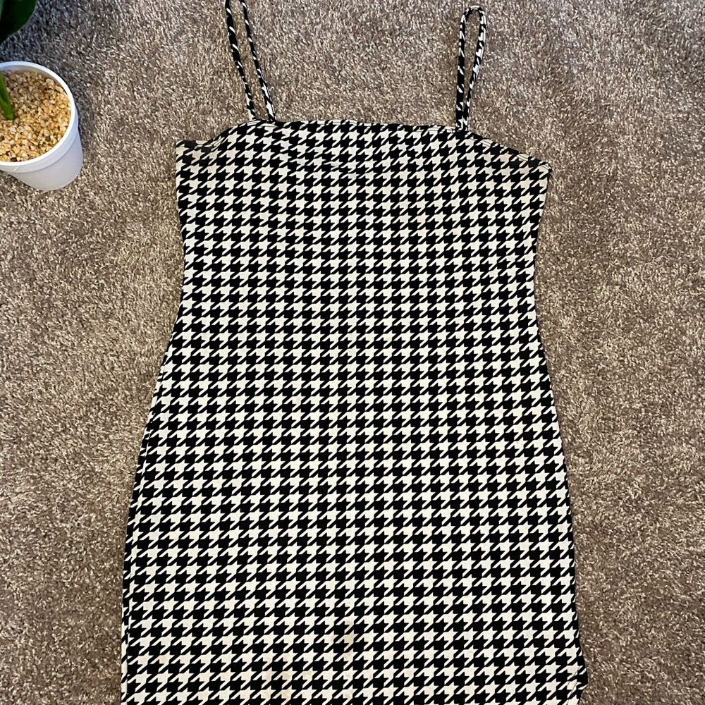 Split Bodycon Dress - Picture 4 of 11